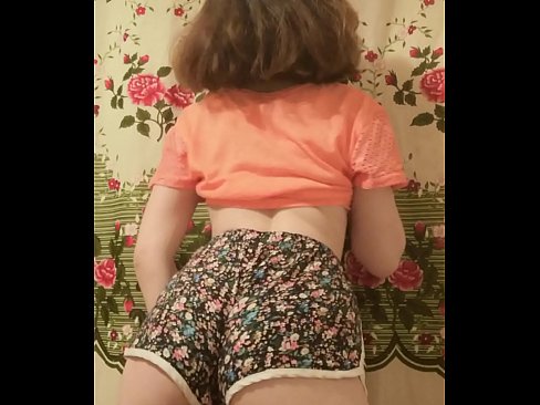 ❤️ Sexy matashin jariri yana cire guntun wando a kyamara ❤❌ Batsa