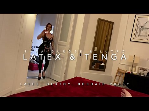 ❤️ Jaruma mai jajayen kaya sanye da rigar latex mai cin duri ❤❌ Batsa