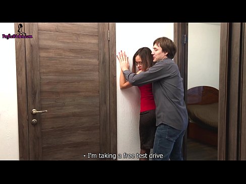 ❤️ Mai Sexy Realtor Da Hankali Ya Jefa Farjin Nata Da Fucks Yayin Siyar da Gidanta - Krempai ❤❌ Batsa