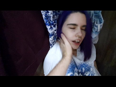❤️ Ya sami kanwata a cikin kabad ya taimaka mata ❤❌ Batsa